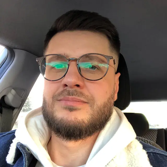 Max Kravtsov headshot
